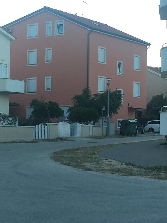 Apartments Vidovic Povljana Eksteriør billede