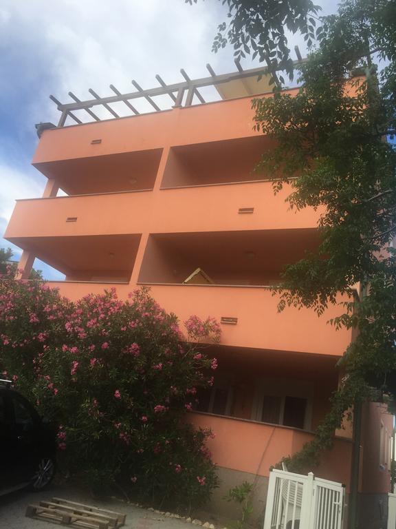 Apartments Vidovic Povljana Eksteriør billede